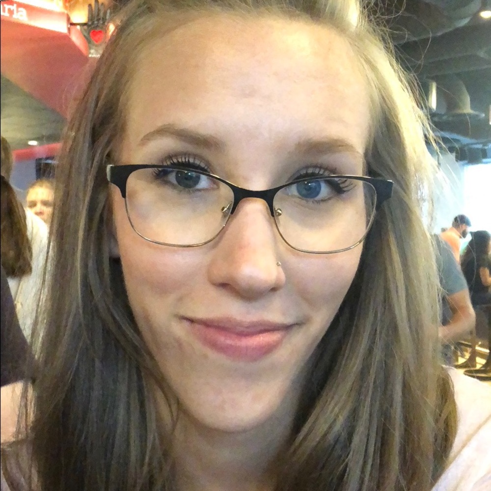Meet your Posher, Alyssa